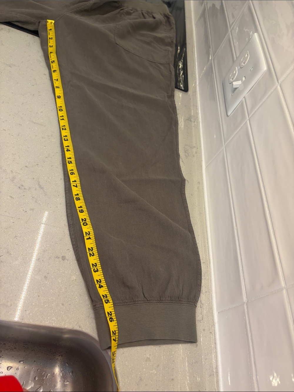 Faherty Olive Relaxed linen / cotton Joggers - Picture 8 of 12